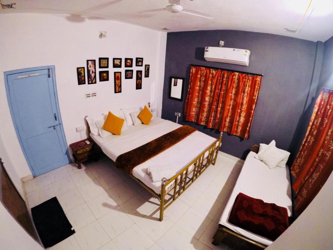 The Hostel Crawl Udaipur Eksteriør billede
