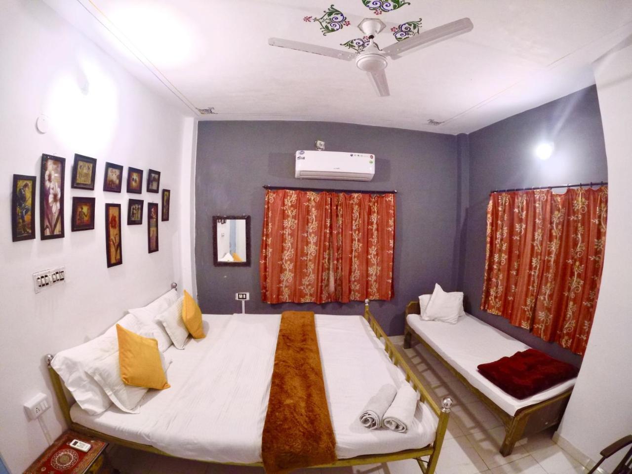 The Hostel Crawl Udaipur Eksteriør billede